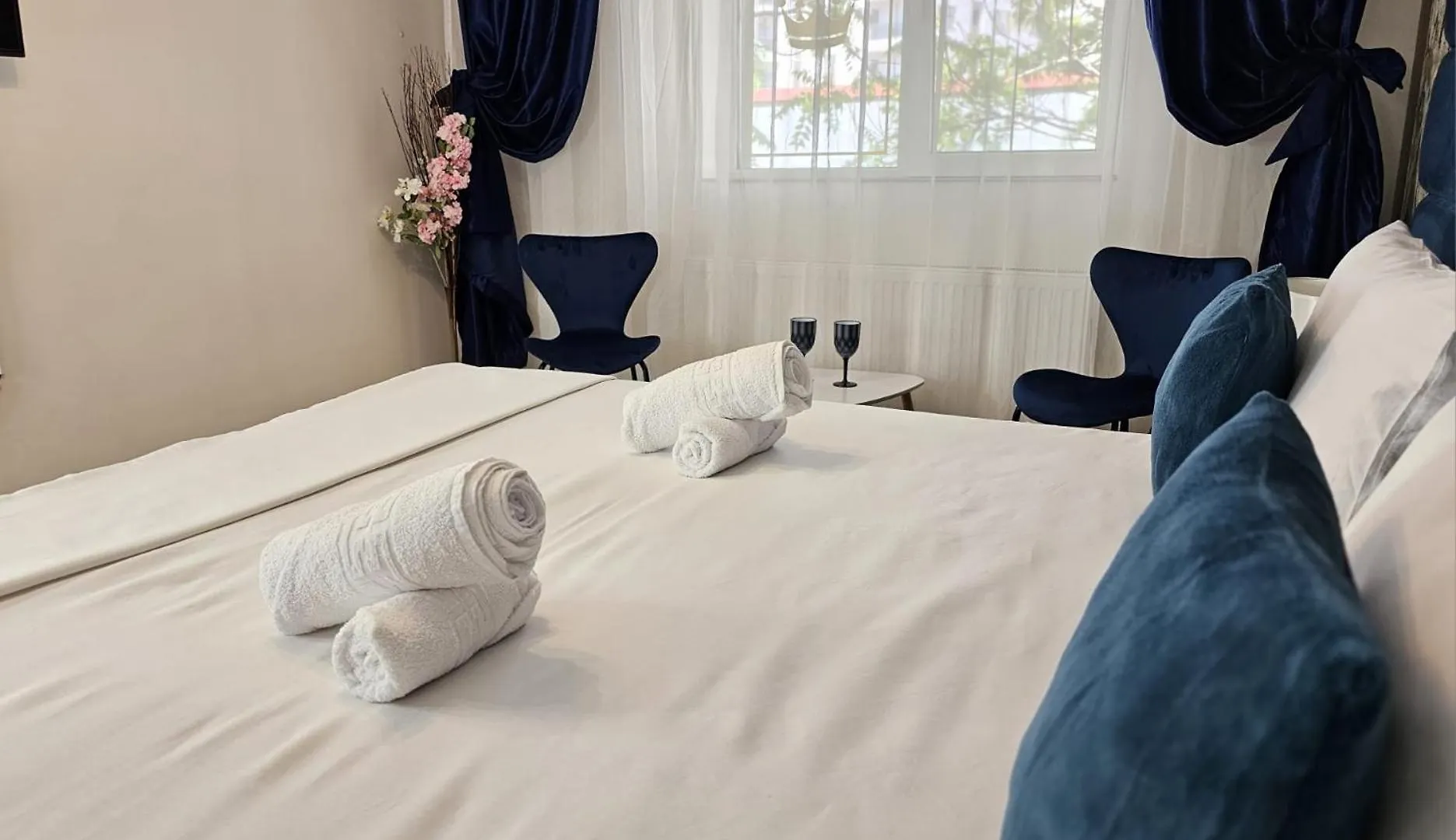 89 Rooms Boutique Bucureşti B&B