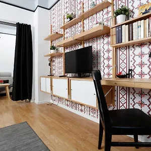 Traditional Modern 3 Bedroom In Center Bucarest
