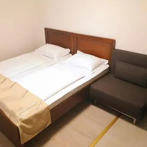 Zender Bucureşti