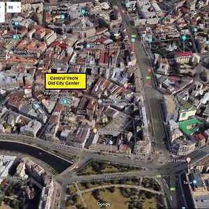 Domum Unirea, Across The Street Of Old Center Bukarest