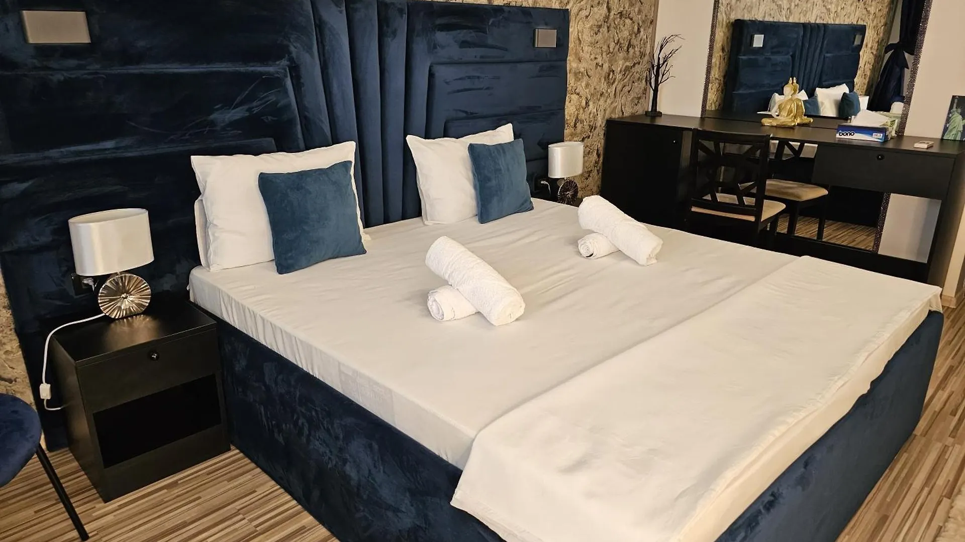 89 Rooms Boutique contacts